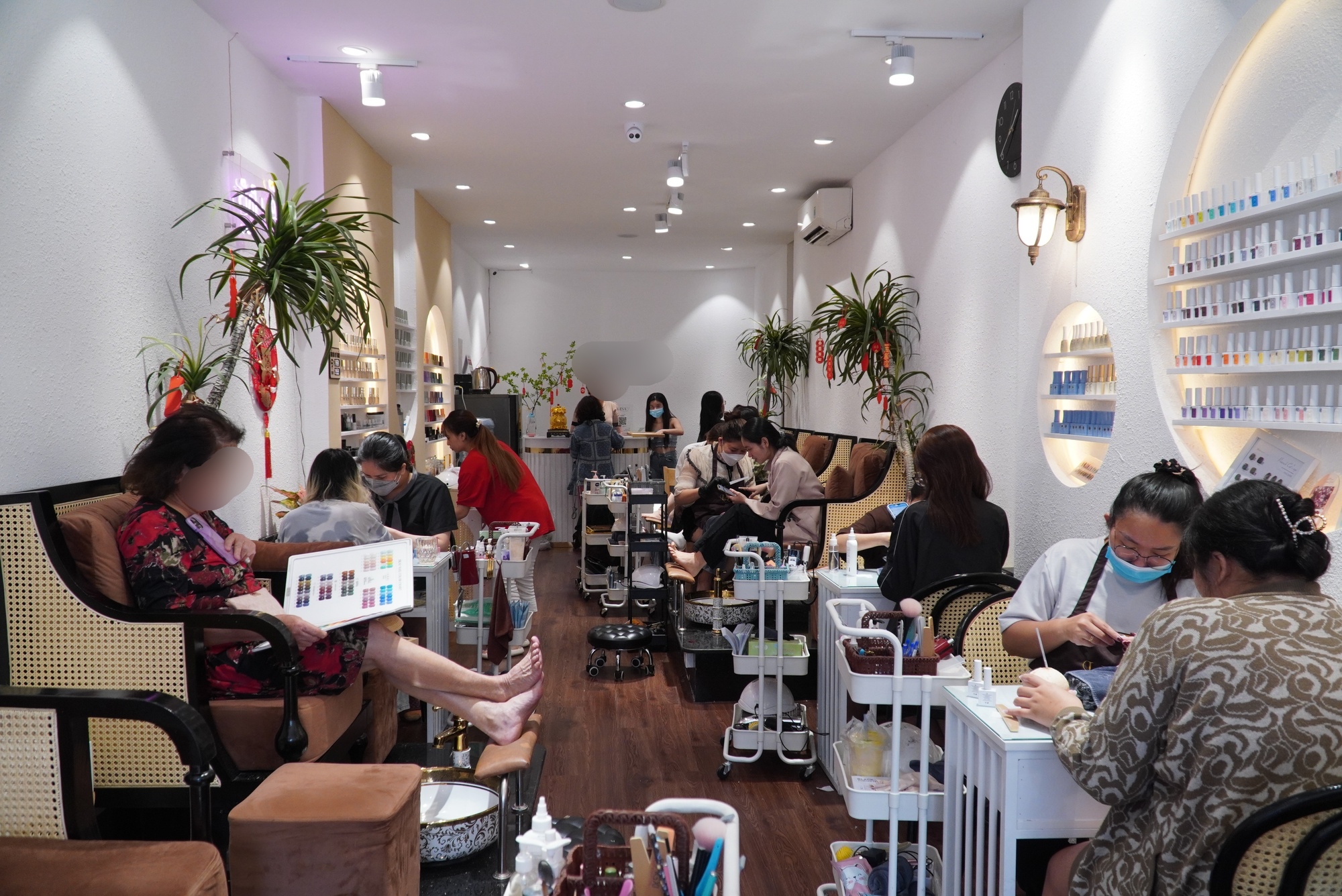 Tôi là chủ một tiệm nail ở Hà Nội, mỗi ngày làm khoảng 20 bộ móng: Tôi phải nộp thuế bao nhiêu?- Ảnh 2.