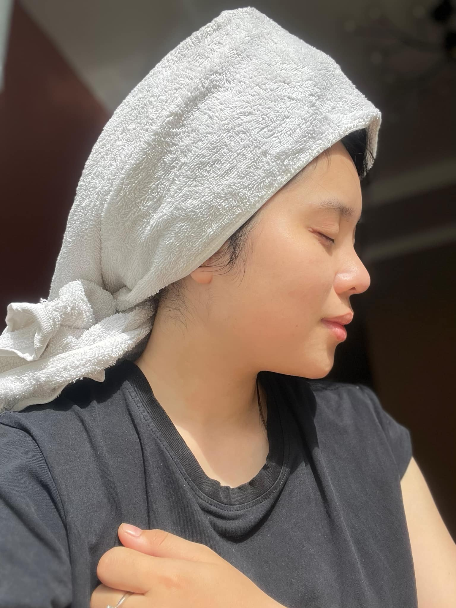Từng bị hư tổn, gãy rụng cả búi do nhuộm tẩy tóc, cô nàng "hồi sinh" mái tóc nhờ bước ủ tóc tại nhà- Ảnh 7.