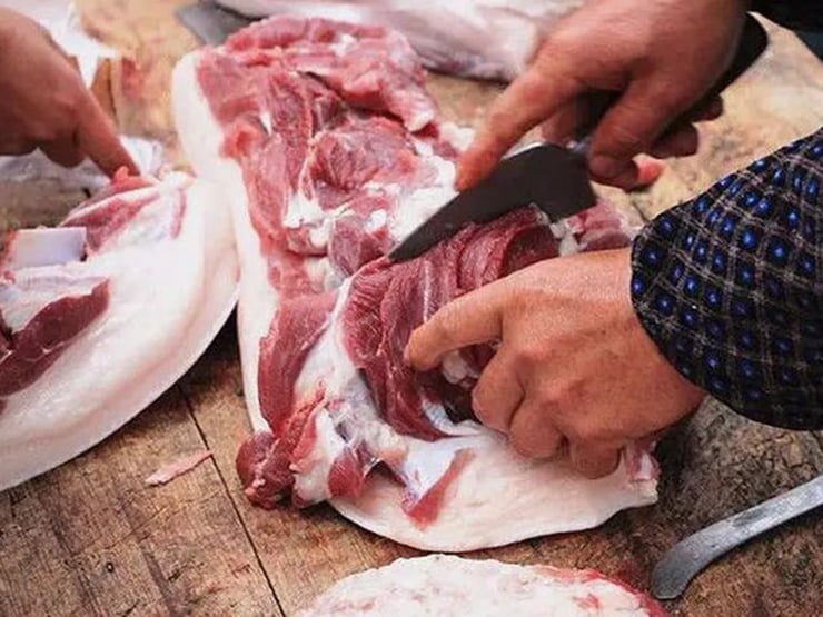 Thịt lợn mới mổ có phải ngon nhất? Câu trả lời khiến nhiều bà nội trợ bất ngờ- Ảnh 1.