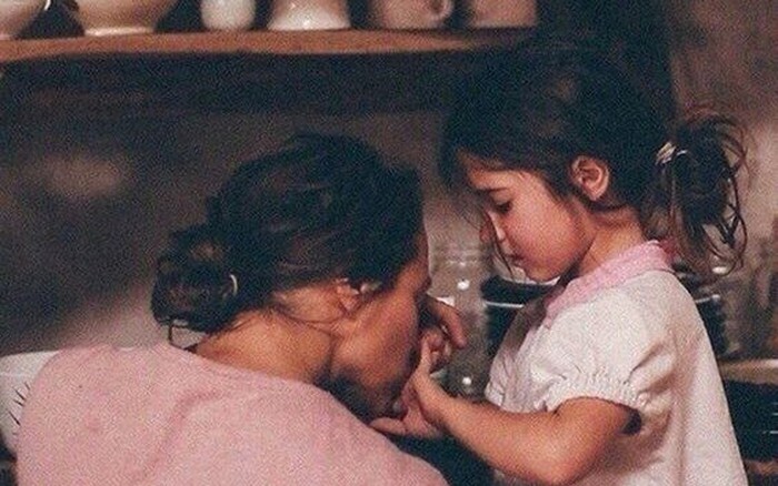 Nếu tôi là cô bé ấy của năm 18 tuổi, tôi muốn nói: Khi ba mẹ cãi nhau, con là người thua cuộc!- Ảnh 2.
