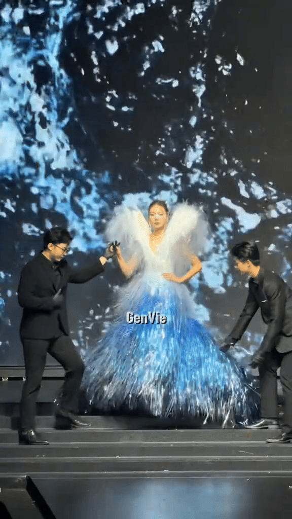 Chỉ Thanh Hằng mới có đặc quyền này khi làm vedette cho NTK Lê Thanh Hòa?- Ảnh 3. Chỉ Thanh Hằng mới có đặc quyền này khi làm vedette cho NTK Lê Thanh Hòa?- Ảnh 3.