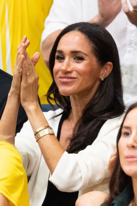 Meghan Markle khoe nhẫn kim cương trị giá khoảng 1,7 tỷ đồng khi đăng ảnh hiếm của con gái Lilibet- Ảnh 3. Meghan Markle khoe nhẫn kim cương trị giá khoảng 1,7 tỷ đồng khi đăng ảnh hiếm của con gái Lilibet- Ảnh 3.