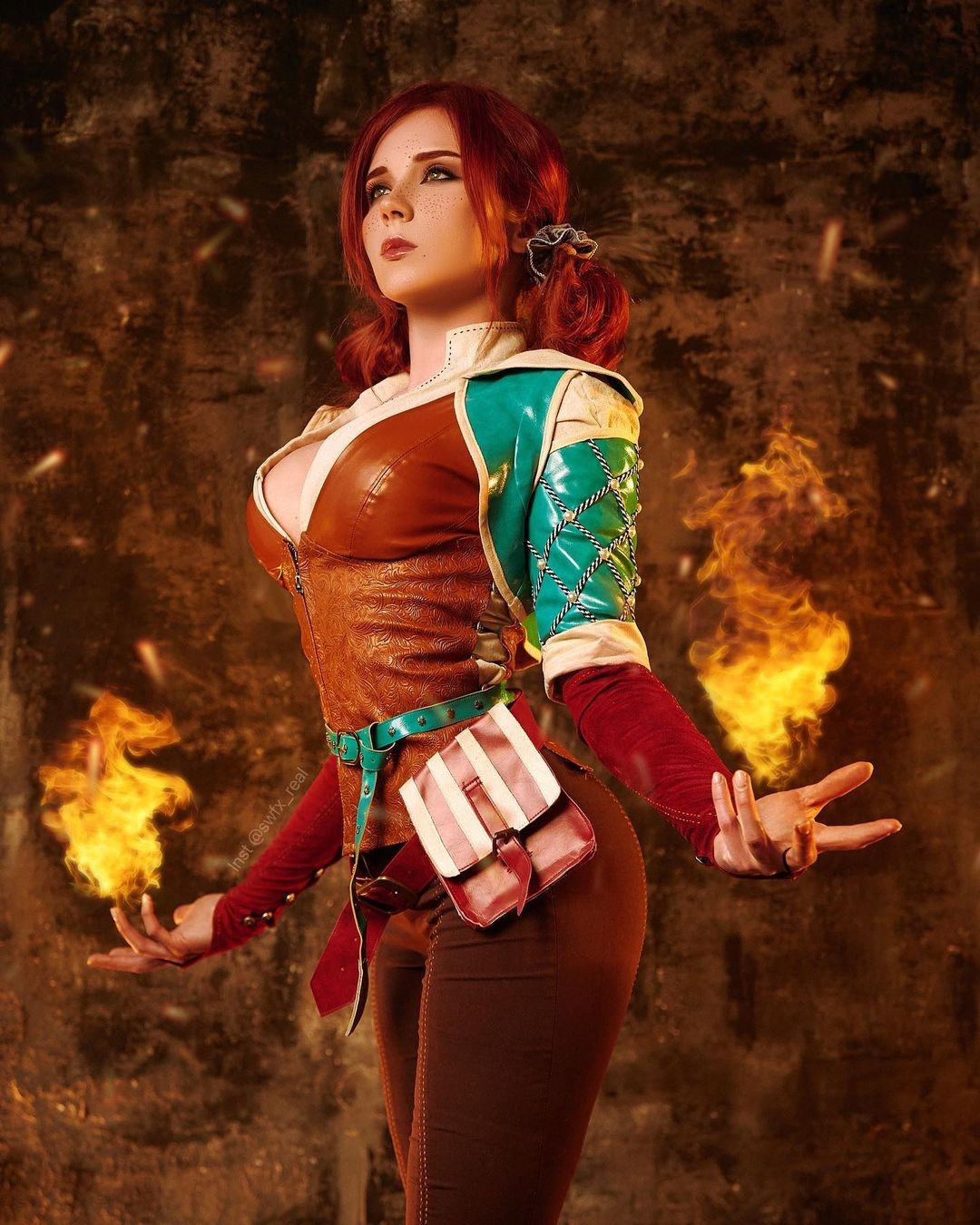 Chán đóng phim, nữ diễn viên chuyển hướng cosplay, fan ngỡ ngàng vì nhìn cứ... "không quen"- Ảnh 4.