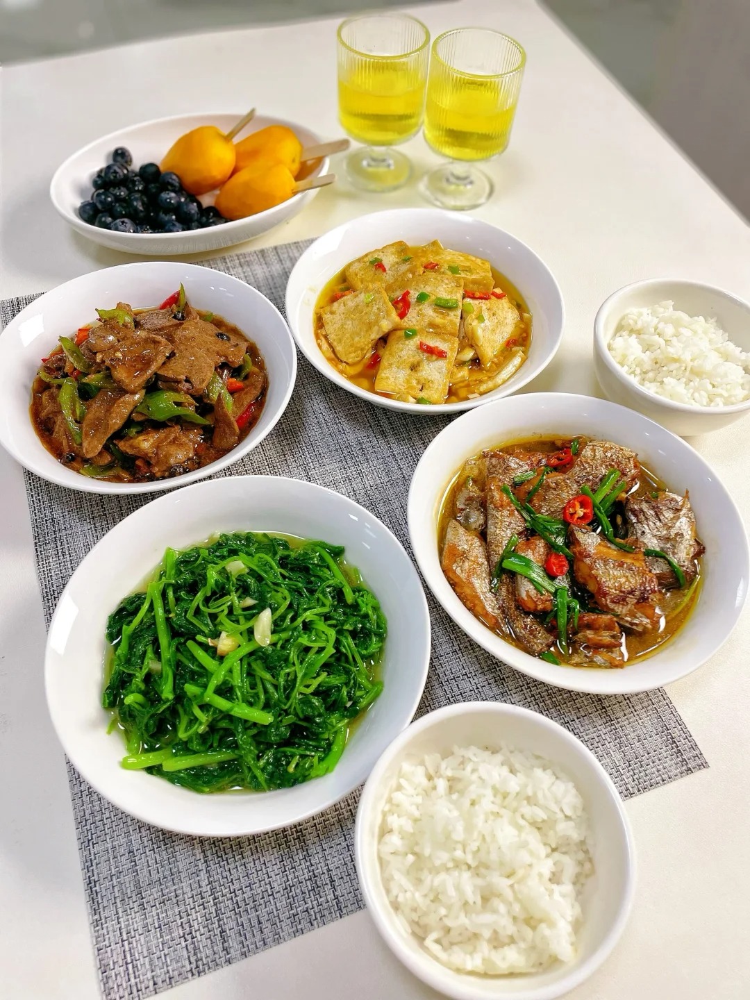 10 mâm cơm nhà cực hấp dẫn, không lặp lại: Mỗi ngày một vị, ăn hoài không chán!- Ảnh 1. 10 mâm cơm nhà cực hấp dẫn, không lặp lại: Mỗi ngày một vị, ăn hoài không chán!- Ảnh 1.