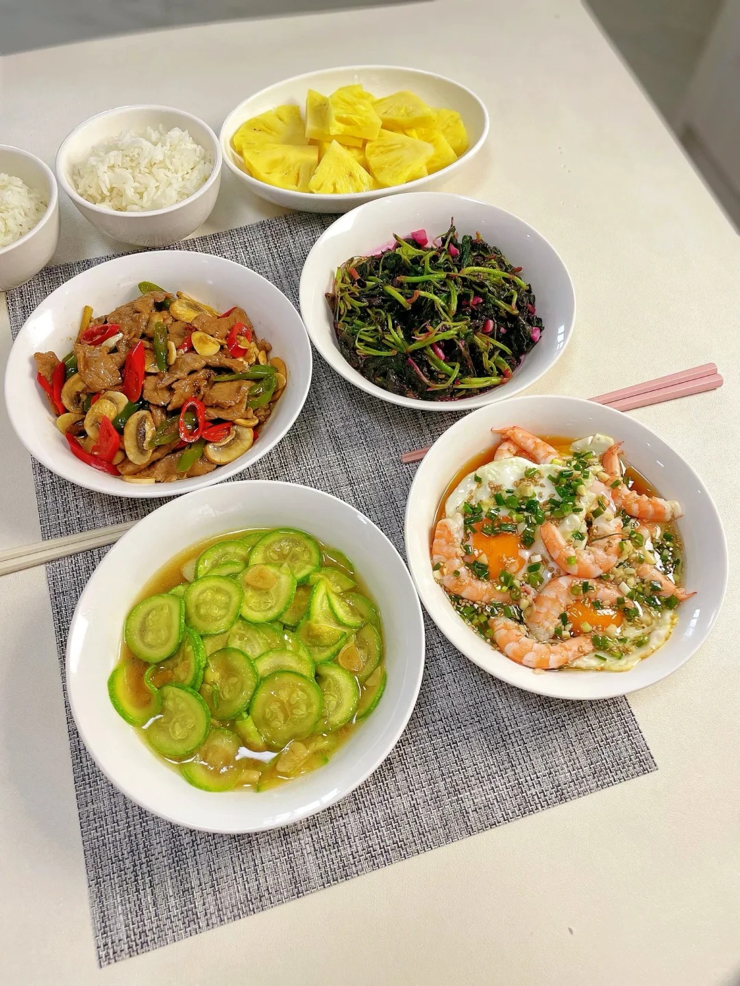 10 mâm cơm nhà cực hấp dẫn, không lặp lại: Mỗi ngày một vị, ăn hoài không chán!- Ảnh 9. 10 mâm cơm nhà cực hấp dẫn, không lặp lại: Mỗi ngày một vị, ăn hoài không chán!- Ảnh 9.