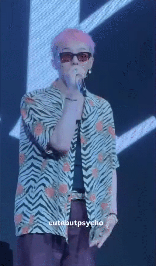 G-Dragon gặp “biến” khi làm concert tại Trung Quốc, liên tục cúi đầu xin lỗi- Ảnh 8.
