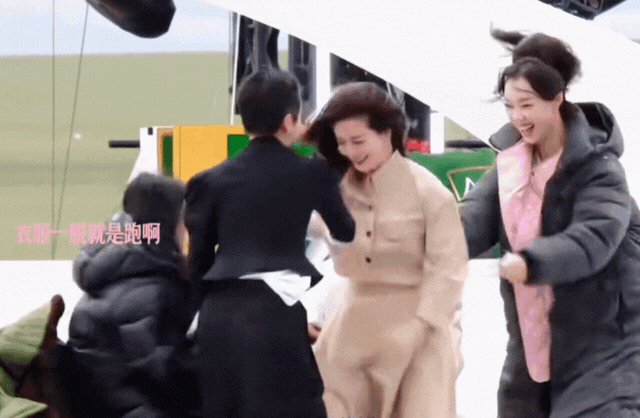 HOT: Tiểu Yến Tử - Hạ Tử Vy - Hàm Hương trong "Hoàn Châu Cách Cách" tái ngộ gây chấn động- Ảnh 1.