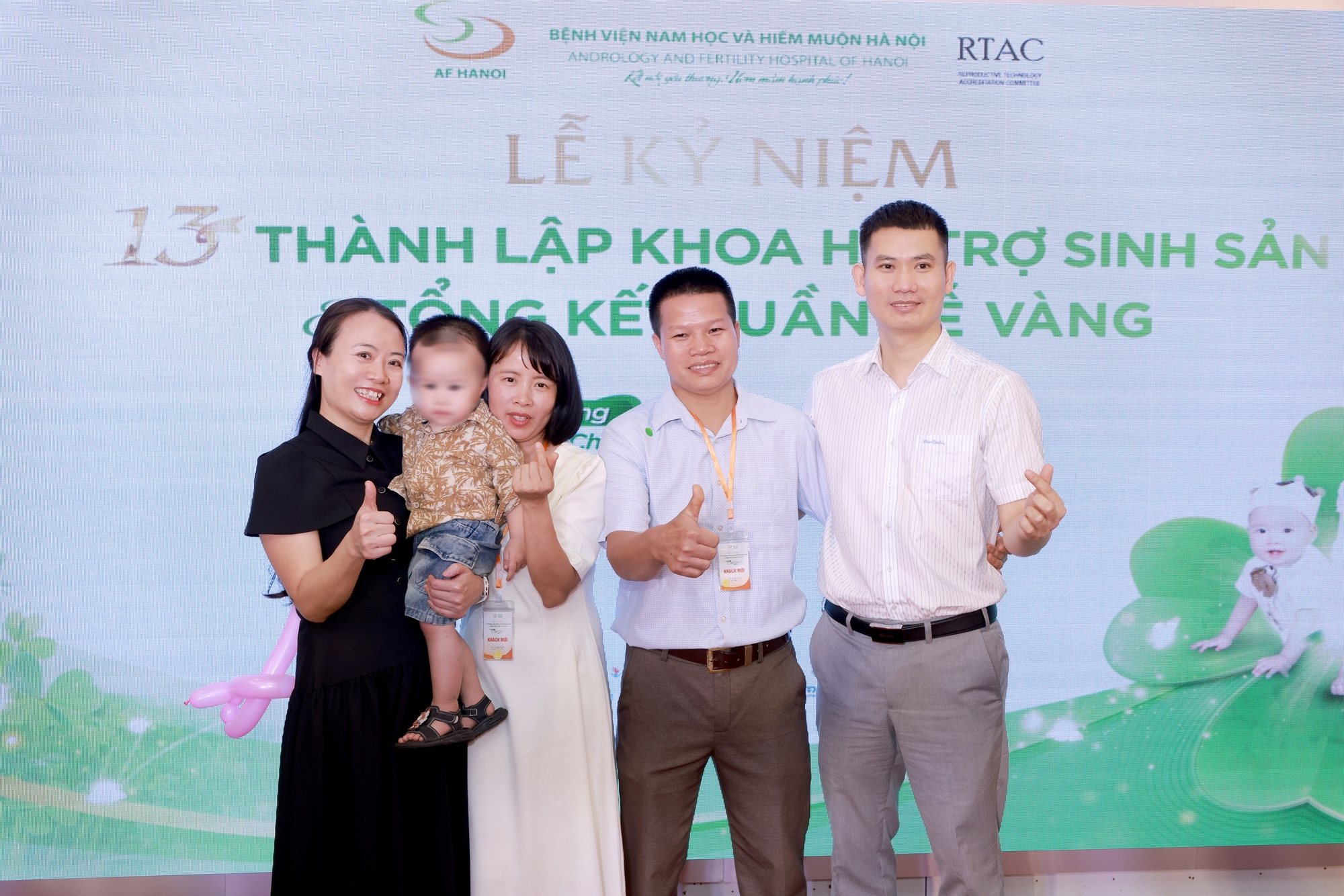 Hành trình 13 năm tìm con của cặp đôi lấy nhau vì yêu, chia tay và quay lại cũng vì 1 chữ yêu- Ảnh 3. Hành trình 13 năm tìm con của cặp đôi lấy nhau vì yêu, chia tay và quay lại cũng vì 1 chữ yêu- Ảnh 3.