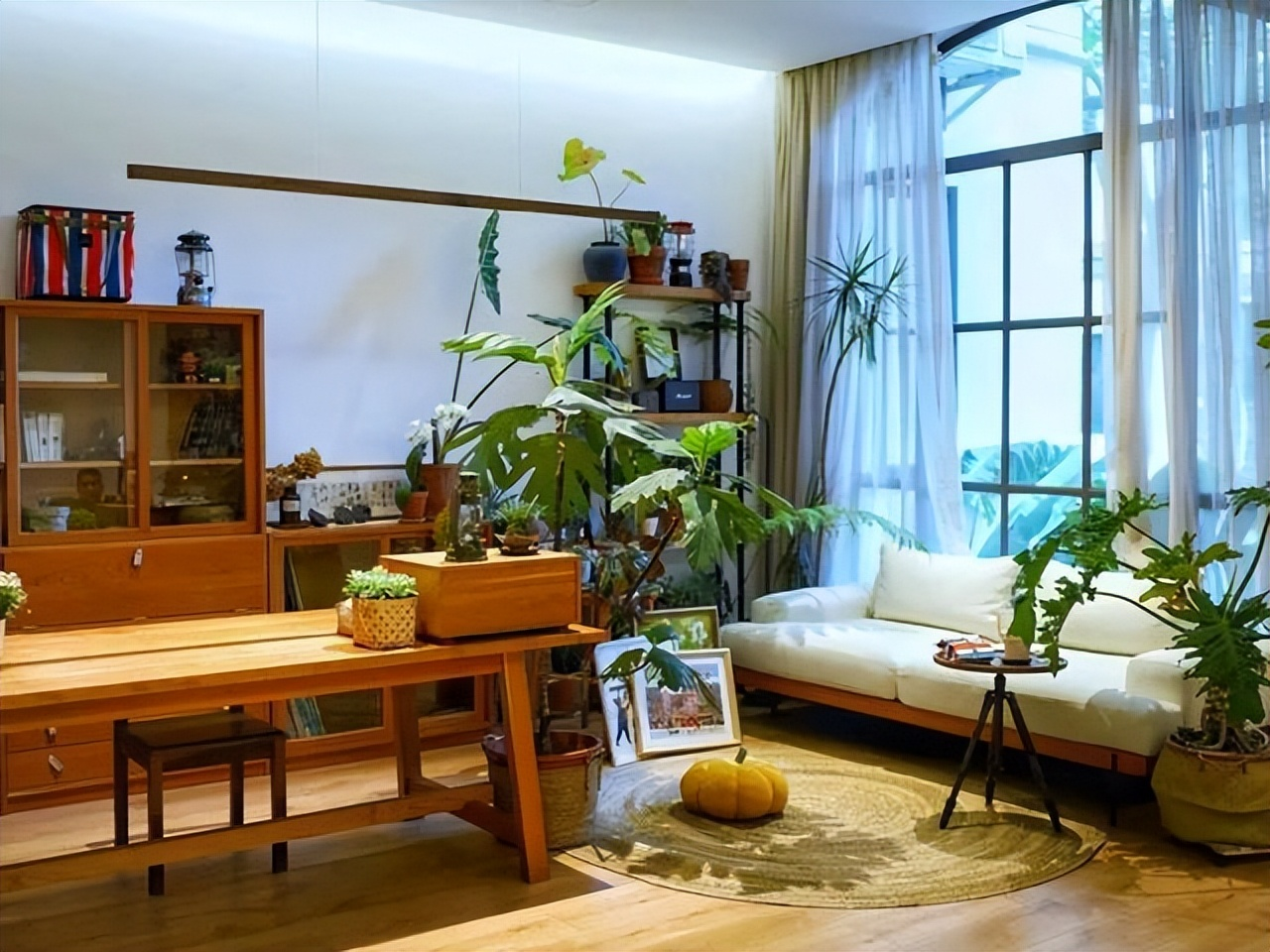 Mẹ đơn thân tuổi 50 sống cùng con trong biệt thự 300m²: "Ai bảo phụ nữ ly hôn là đáng thương?"- Ảnh 8.