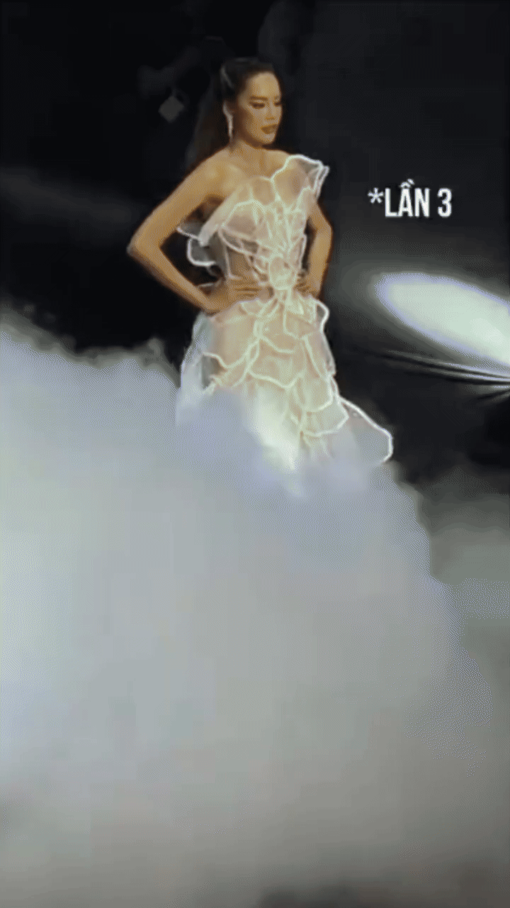 Chủ đề ngày 3 Vietnam International Fashion Week là té ngã hay sao?- Ảnh 4. Chủ đề ngày 3 Vietnam International Fashion Week là té ngã hay sao?- Ảnh 4.
