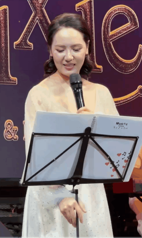 Nữ ca sĩ 2 lần từ chối show Chị Đẹp, nói thẳng 1 Em Xinh: “Ba mấy tuổi đầu còn đi thi”- Ảnh 1.
