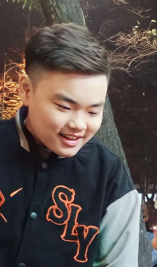 “Cây hài nhí” quốc dân Bi Béo cao lớn bất ngờ sau 10 năm, ca hát đóng kịch vẫn không hot bằng meme khai giảng!- Ảnh 8.