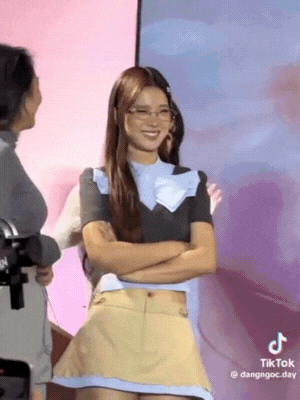 Bắt cận thái độ ca nương Kiều Anh khi thành "nạn nhân" trò đùa kém duyên của Thiều Bảo Trâm- Ảnh 5. Bắt cận thái độ ca nương Kiều Anh khi thành "nạn nhân" trò đùa kém duyên của Thiều Bảo Trâm- Ảnh 5.