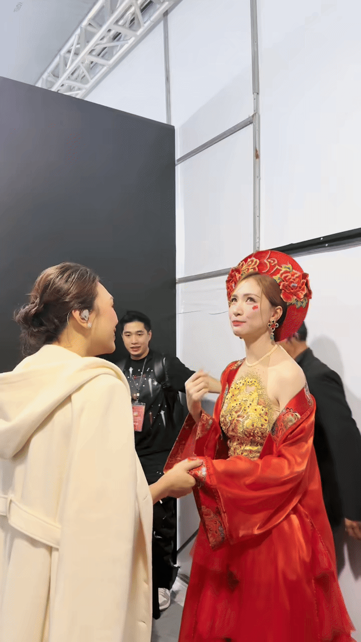 Mỹ Tâm chúc mừng Bắc Bling đạt 200 triệu view, cầm tay ôm Hòa Minzy thắm thiết- Ảnh 1.