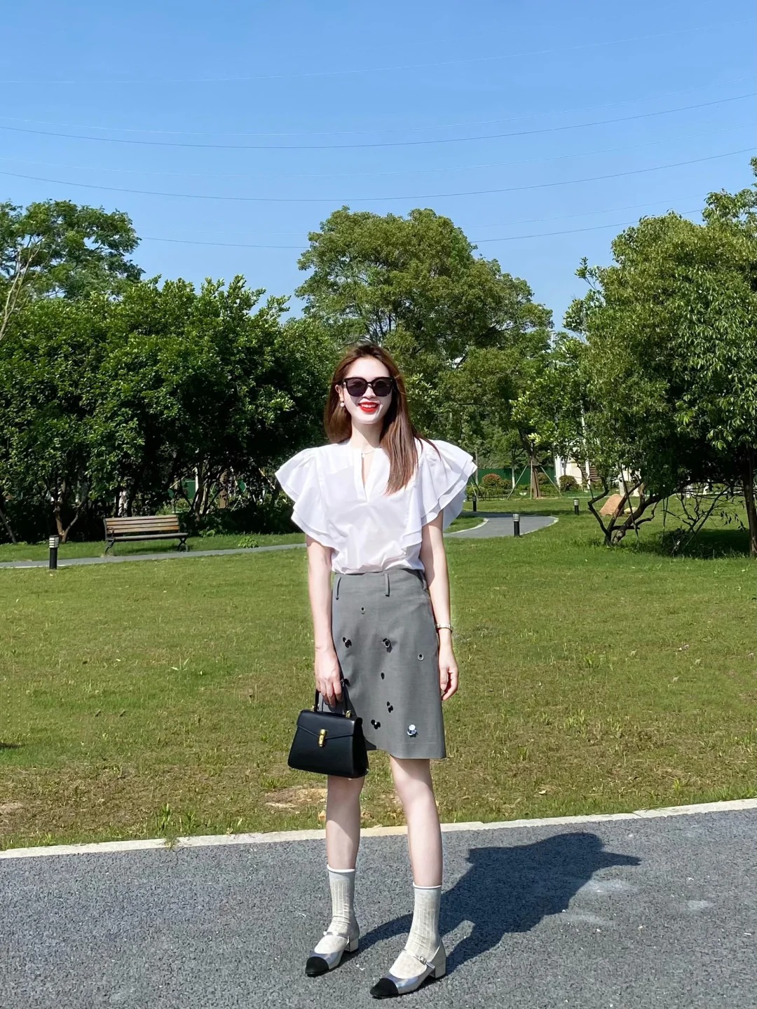 Tháng 7 diện màu gì vừa đẹp vừa may mắn? Đây là 3 gam màu giúp 12 con giáp hút tài lộc, tránh thị phi- Ảnh 2.