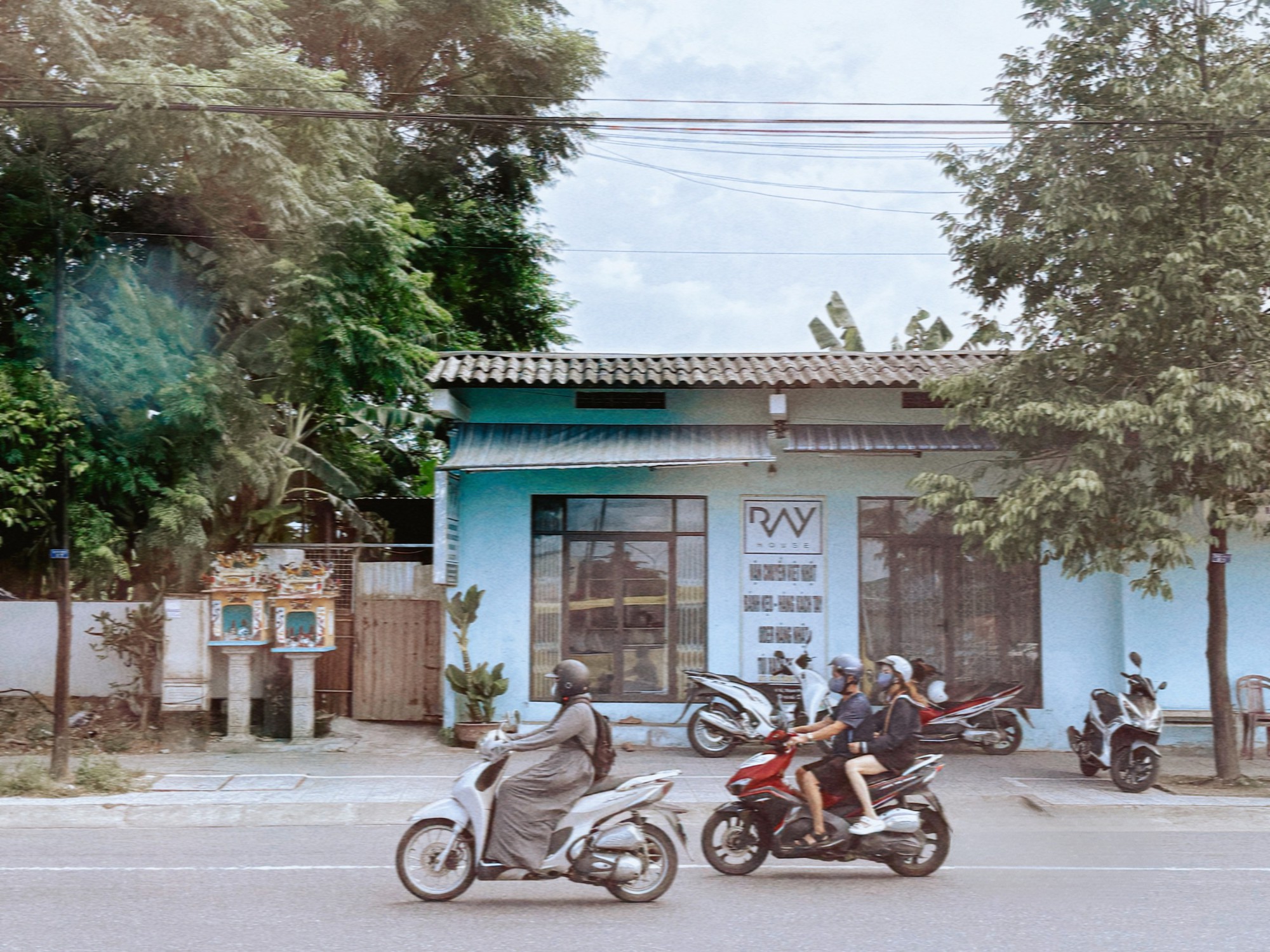 Câu chuyện bí ẩn ít người biết về tục cúng âm hồn cả tuần vào tháng 5 Âm lịch ở "xứ Thần Kinh"- Ảnh 1.