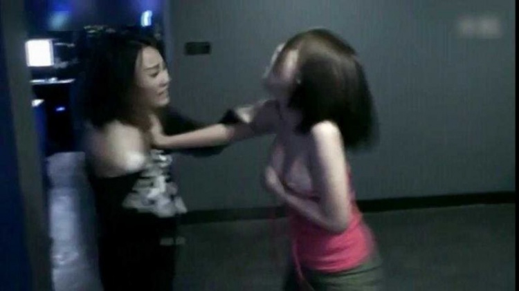 "Combat" trong quán net, hai nữ game thủ có hành động đáng xấu hổ: Văn hóa cư xử chốn công cộng bị lãng quên- Ảnh 8.