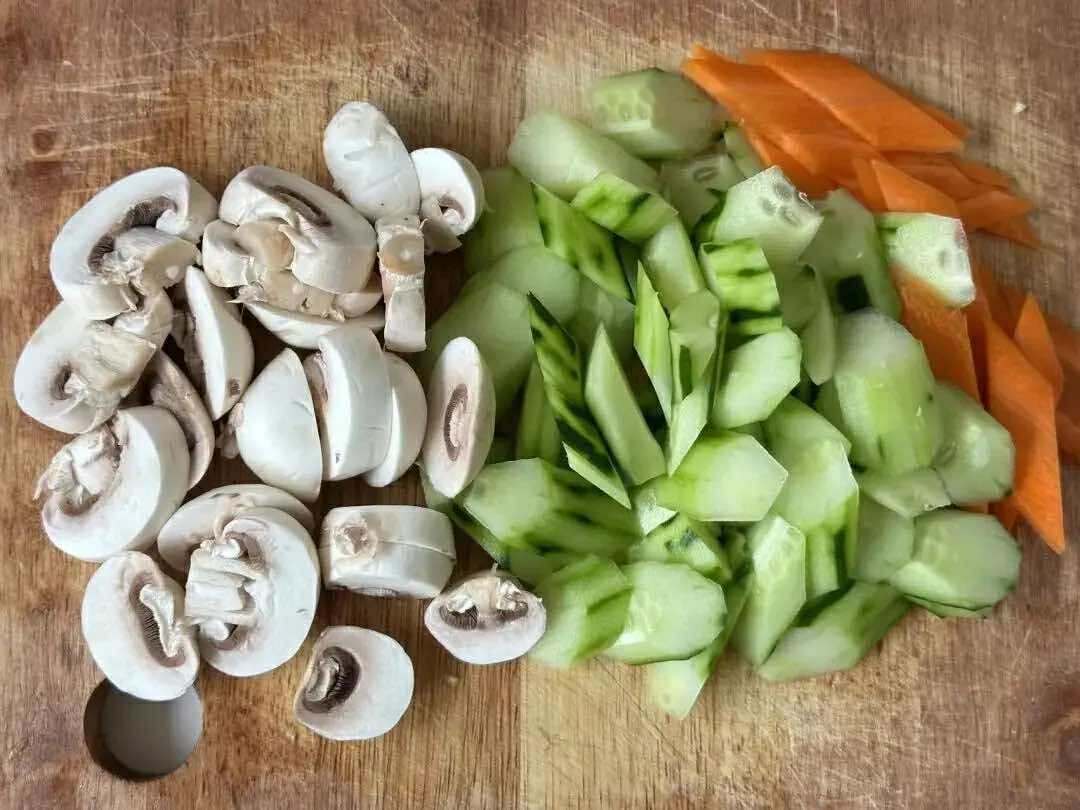 Hãy xào chung 4 nguyên liệu này với nhau, rất thanh mát, cân bằng dinh dưỡng, càng ăn càng gầy- Ảnh 1.