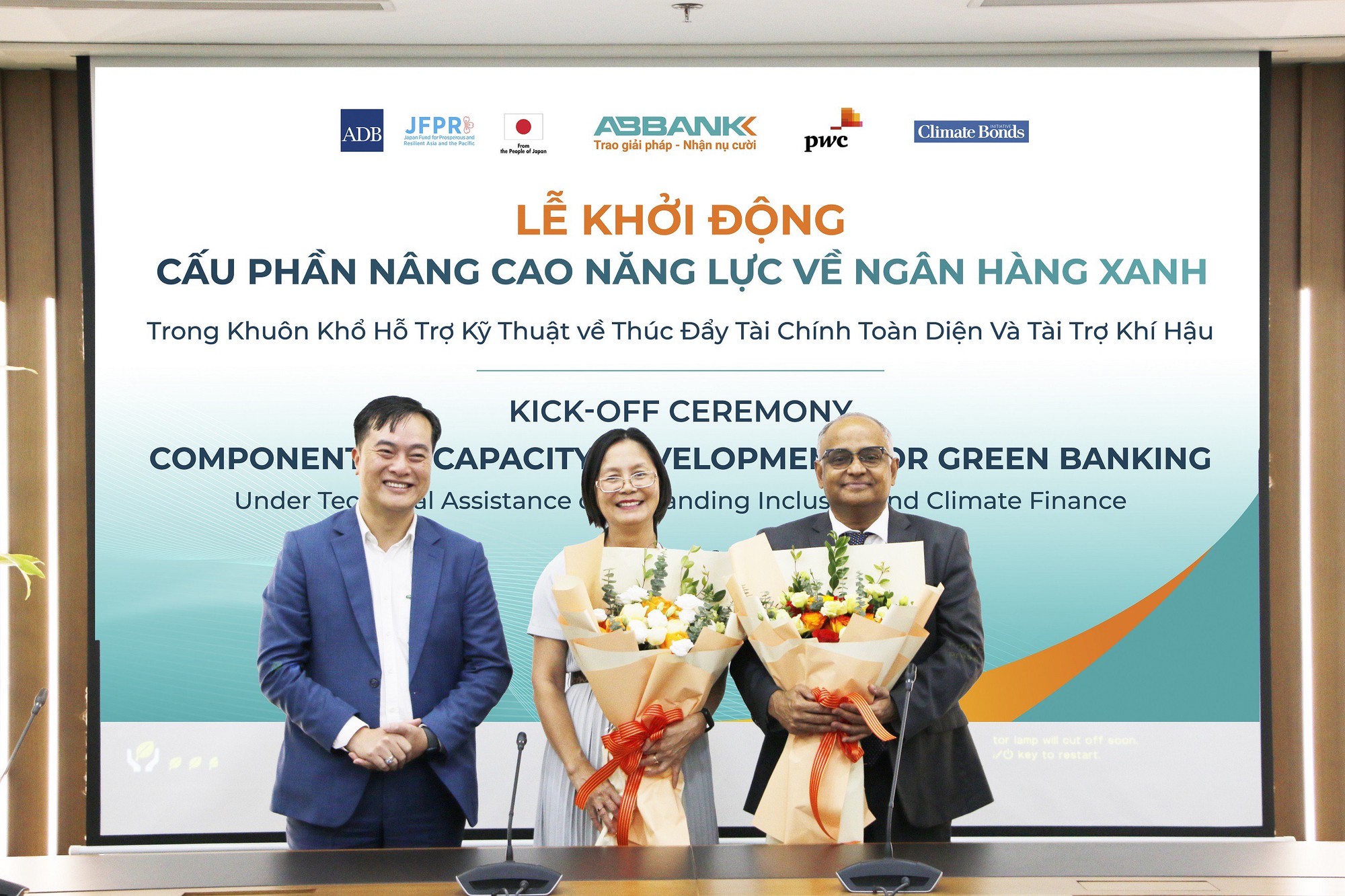 ABBANK, ADB và PwC cùng khởi động chương trình "Nâng cao Năng lực về Ngân hàng xanh"- Ảnh 2. ABBANK, ADB và PwC cùng khởi động chương trình "Nâng cao Năng lực về Ngân hàng xanh"- Ảnh 2.