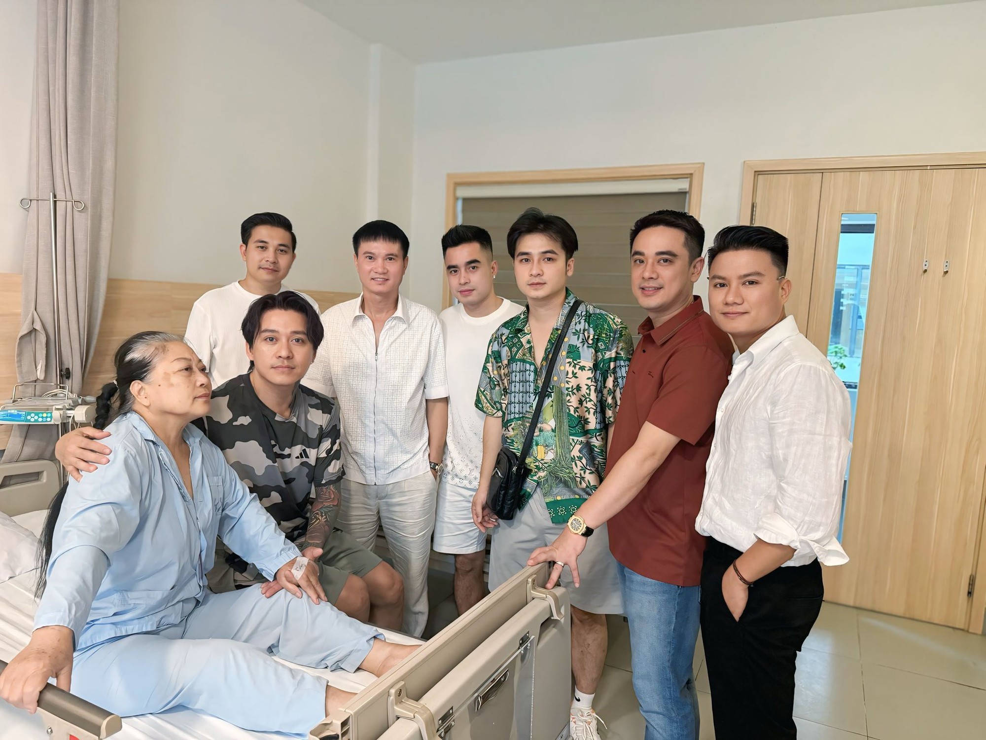 Tuấn Hưng thông báo hủy show sát giờ G, lộ hình ảnh gây lo lắng- Ảnh 2.