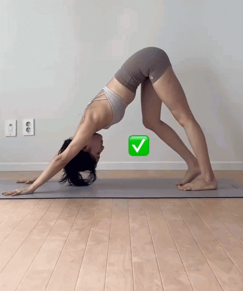 HLV người Hàn hướng dẫn động tác yoga giữ trong 2 phút, càng tập càng trẻ lâu- Ảnh 5.