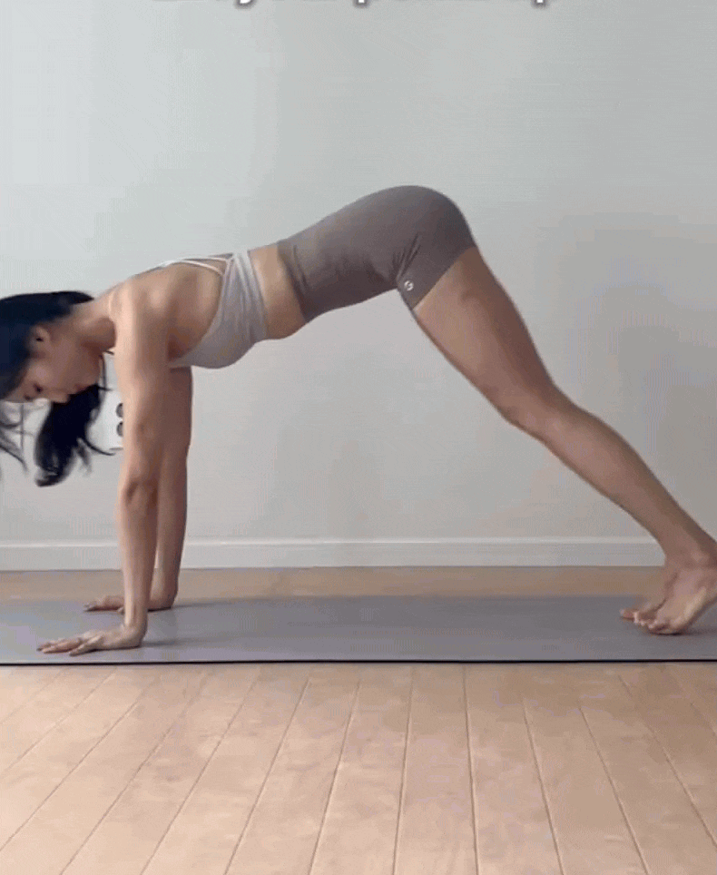 HLV người Hàn hướng dẫn động tác yoga giữ trong 2 phút, càng tập càng trẻ lâu- Ảnh 2.