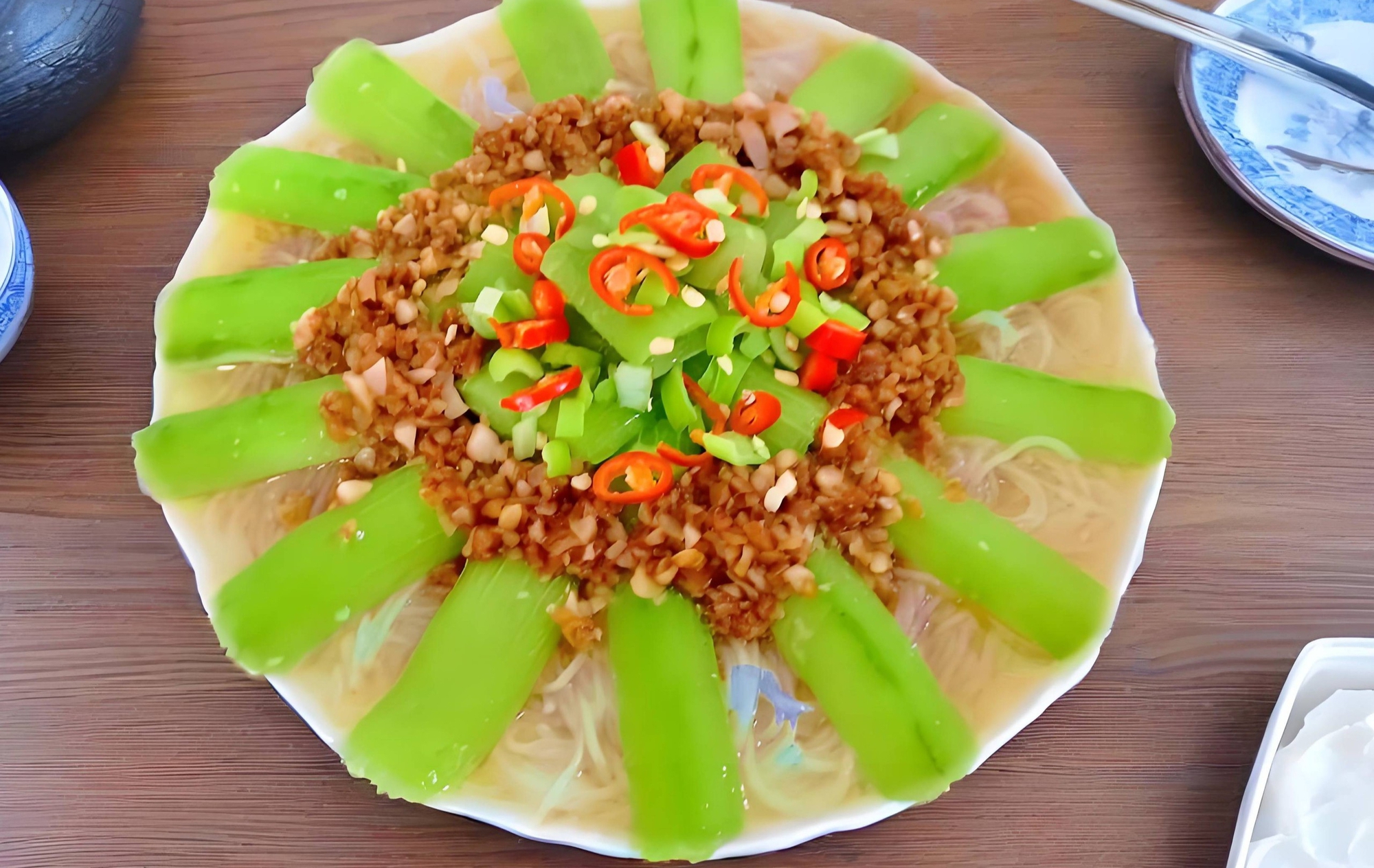 Đừng để cái nóng bức bối làm hỏng khẩu vị: 4 loại rau "vàng" tháng 7 giúp giải nhiệt, ngon miệng, tốt cho sức khỏe- Ảnh 6. Đừng để cái nóng bức bối làm hỏng khẩu vị: 4 loại rau "vàng" tháng 7 giúp giải nhiệt, ngon miệng, tốt cho sức khỏe- Ảnh 6.