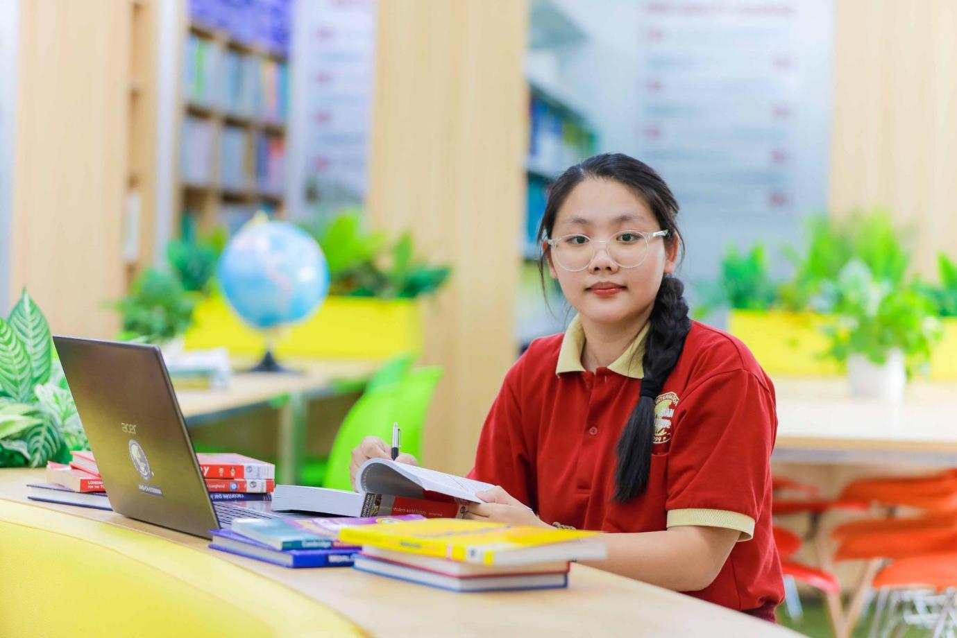 Hà Tiểu Linh và hành trình chinh phục 10 trường đại học danh tiếng Hoa Kỳ- Ảnh 1.
