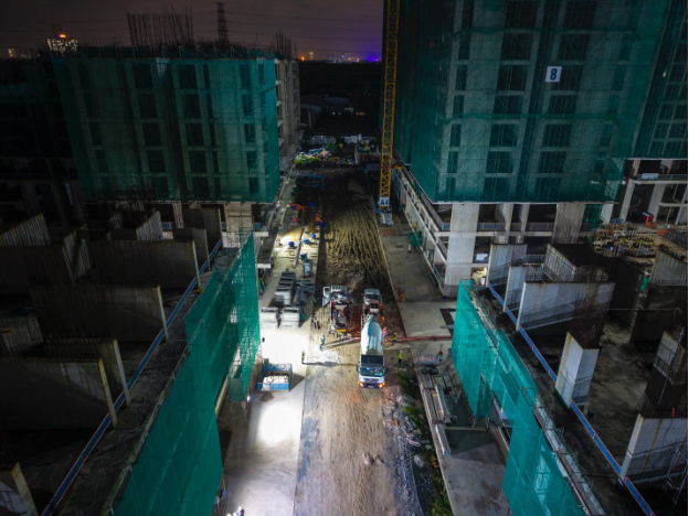 Cận cảnh công trường dự án La Pura ngày đêm sáng đèn- Ảnh 4.