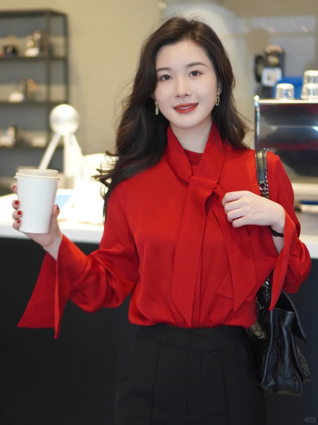 Top 3 con giáp nên mặc đỏ trong tháng 8 để tiền bạc rực rỡ, vận may ngập tràn- Ảnh 4. Top 3 con giáp nên mặc đỏ trong tháng 8 để tiền bạc rực rỡ, vận may ngập tràn- Ảnh 4.