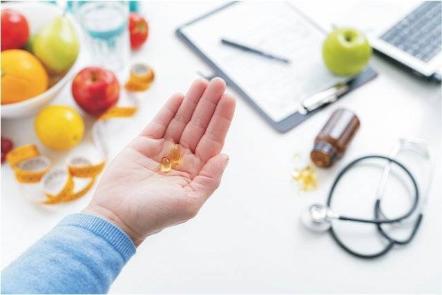 Cơ thể đang thiếu vitamin, trên khuôn mặt sẽ xuất hiện những dấu hiệu này: Đừng chủ quan mà suy kiệt sức khỏe- Ảnh 2.