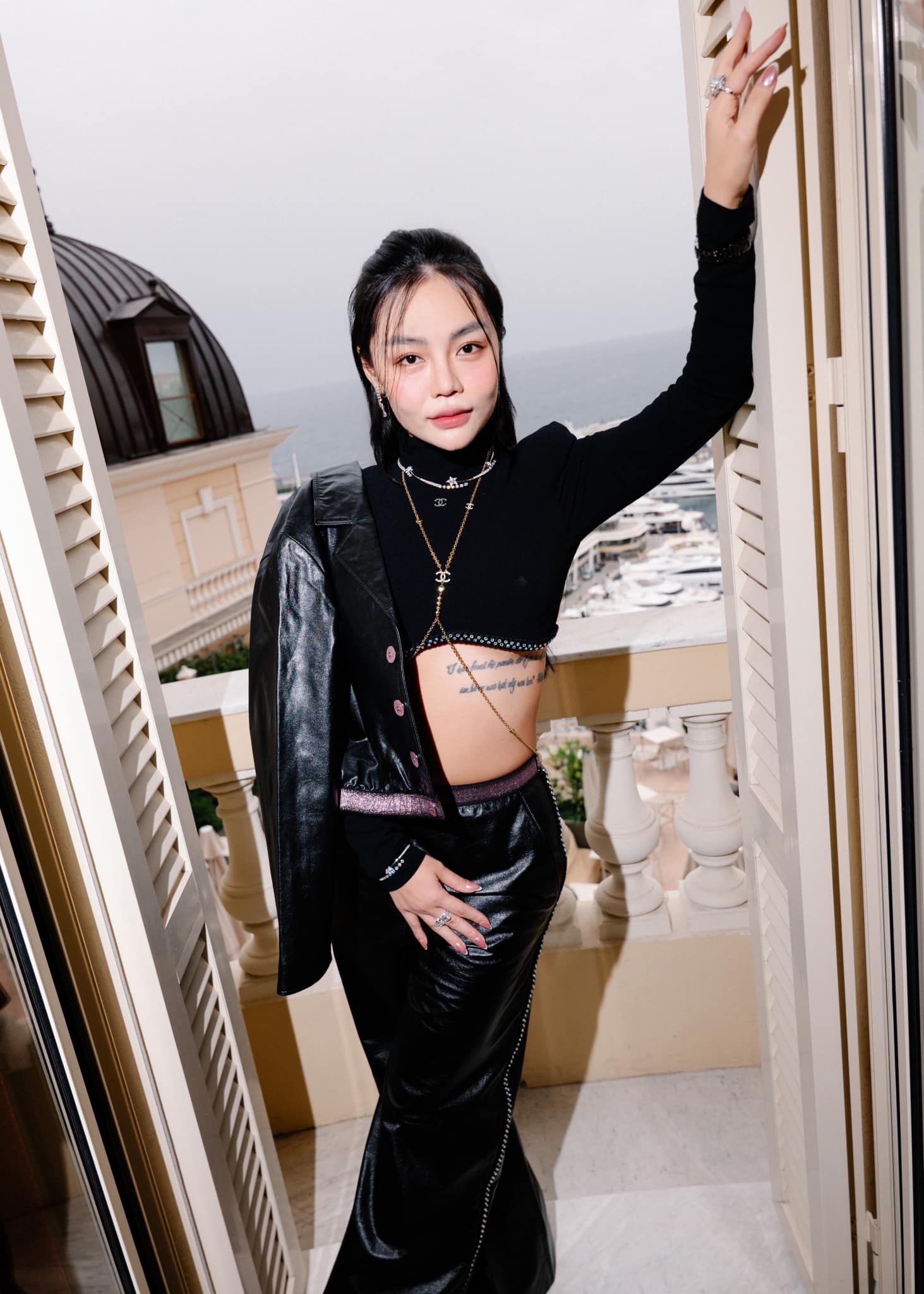 Bất ngờ với "danh tính" của fashionista Việt quen mặt tại show Dior, Chanel: Là ái nữ của "ông trùm ô tô" khét tiếng- Ảnh 7. Bất ngờ với "danh tính" của fashionista Việt quen mặt tại show Dior, Chanel: Là ái nữ của "ông trùm ô tô" khét tiếng- Ảnh 7.