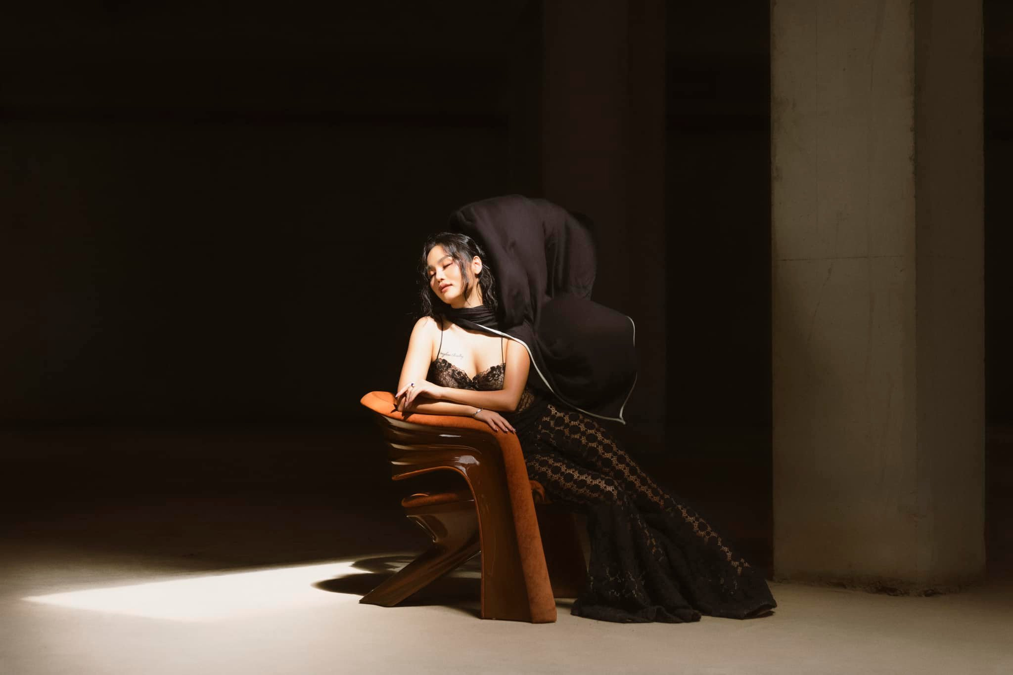 Bất ngờ với "danh tính" của fashionista Việt quen mặt tại show Dior, Chanel: Là ái nữ của "ông trùm ô tô" khét tiếng- Ảnh 20. Bất ngờ với "danh tính" của fashionista Việt quen mặt tại show Dior, Chanel: Là ái nữ của "ông trùm ô tô" khét tiếng- Ảnh 20.