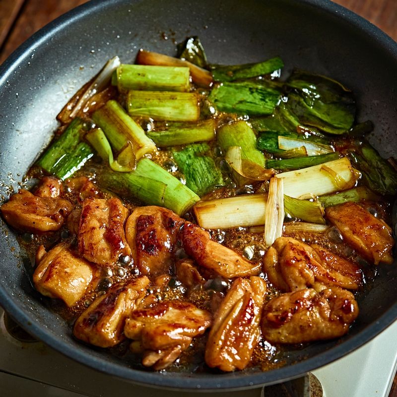 Bữa trưa hay bữa tối cứ nấu thế này, vừa đỡ tốn thời gian mà hương vị lại đậm đà ngon miệng vô cùng- Ảnh 12.