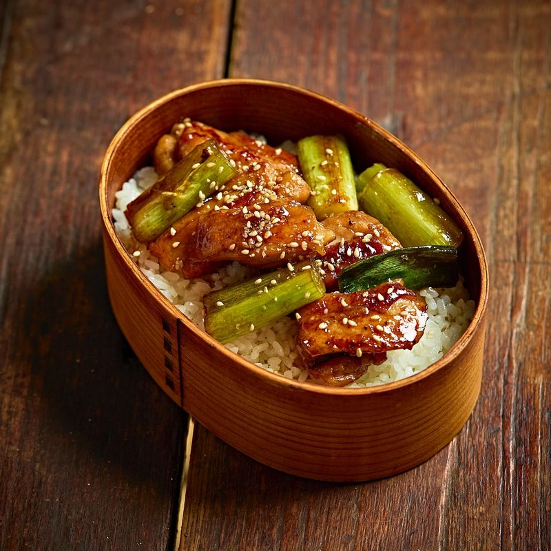Bữa trưa hay bữa tối cứ nấu thế này, vừa đỡ tốn thời gian mà hương vị lại đậm đà ngon miệng vô cùng- Ảnh 16.