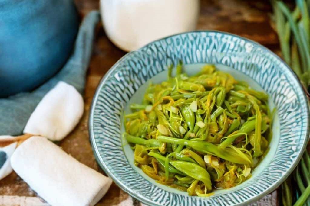 Đừng bỏ qua nếu thấy hoa "lạ mà quen" này bán ngoài chợ, mua ngay về xào cùng tỏi cực giòn ngon, thơm phức- Ảnh 11.