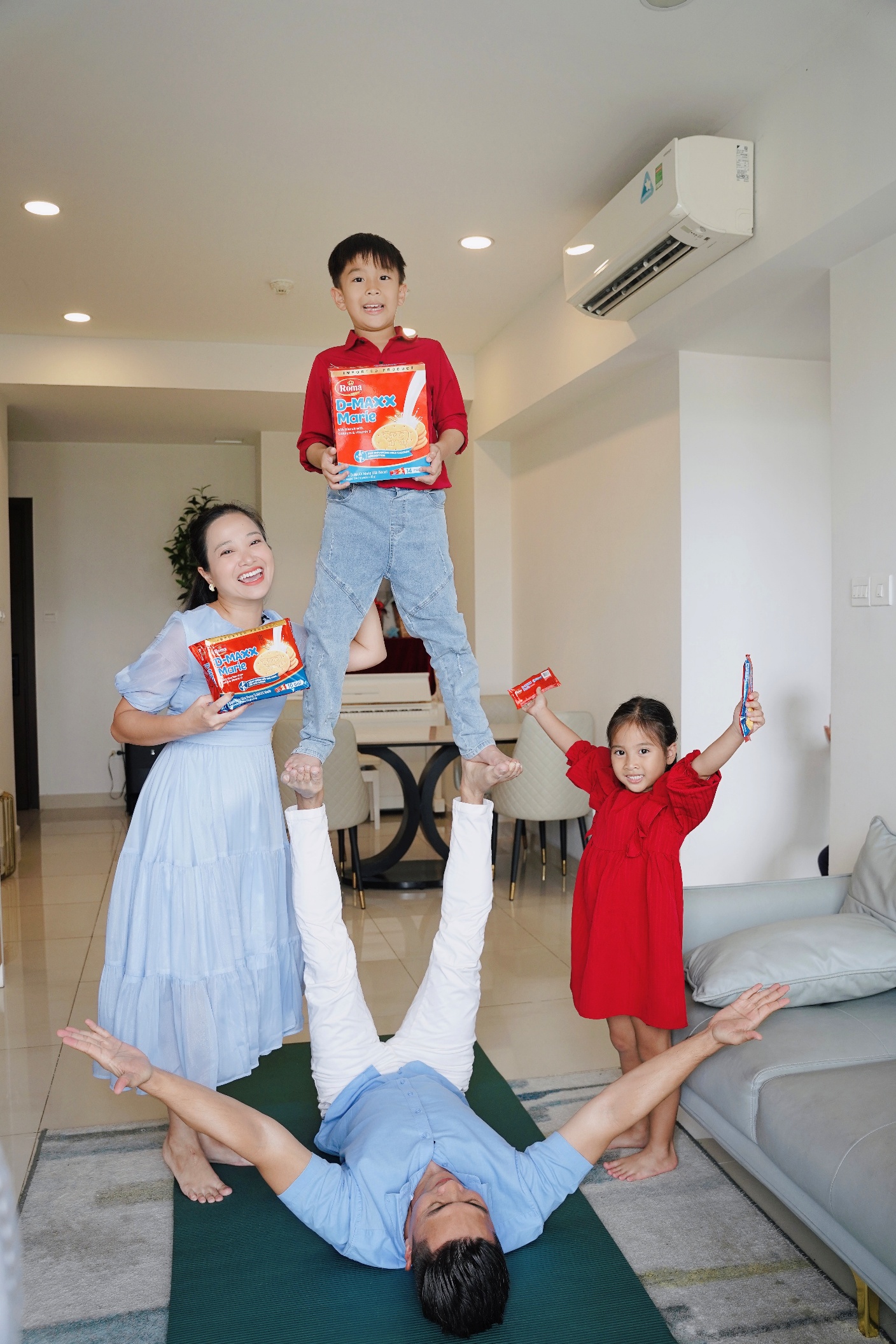 Làm mẹ của “con nhà xiếc” không dễ: MC Hồng Phượng tiết lộ bí quyết để con trai theo đuổi đam mê- Ảnh 1.