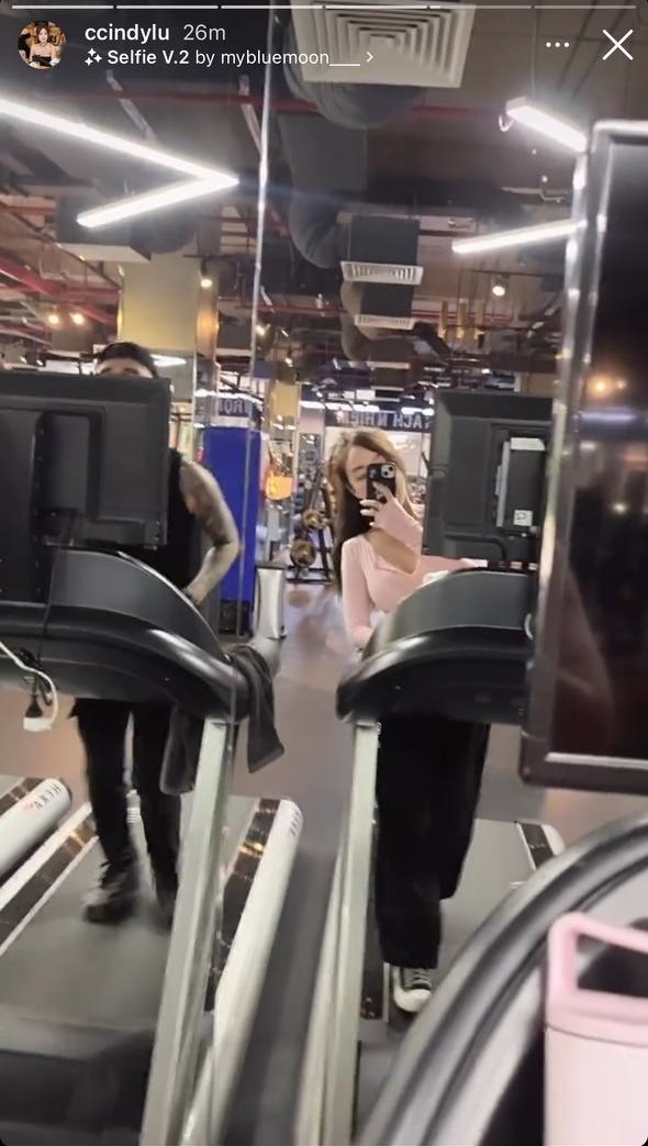 Cindy Lư và Đạt G là "đôi bạn cùng gym": Mẹ 2 con khoe vòng eo phẳng lì, luôn có chồng đồng hành thầm lặng- Ảnh 3. Cindy Lư và Đạt G là "đôi bạn cùng gym": Mẹ 2 con khoe vòng eo phẳng lì, luôn có chồng đồng hành thầm lặng- Ảnh 3.