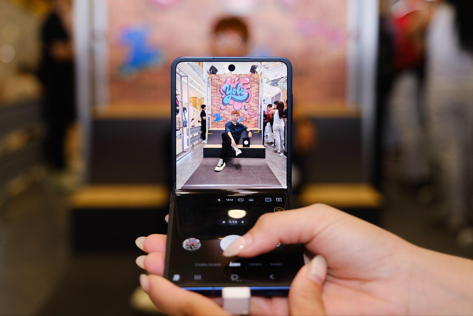 “Chị đẹp” Minh Hằng gây náo loạn sự kiện Galaxy Z Fold7 & Z Flip7, thị phạm loạt tính năng khiến fan rần rần- Ảnh 7.