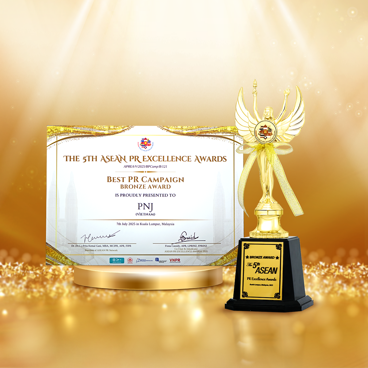 Vinh danh chiến dịch “Có nhau. Mình cưới!” của PNJ tại Asean PR Excellence Awards 2025- Ảnh 2. Vinh danh chiến dịch “Có nhau. Mình cưới!” của PNJ tại Asean PR Excellence Awards 2025- Ảnh 2.