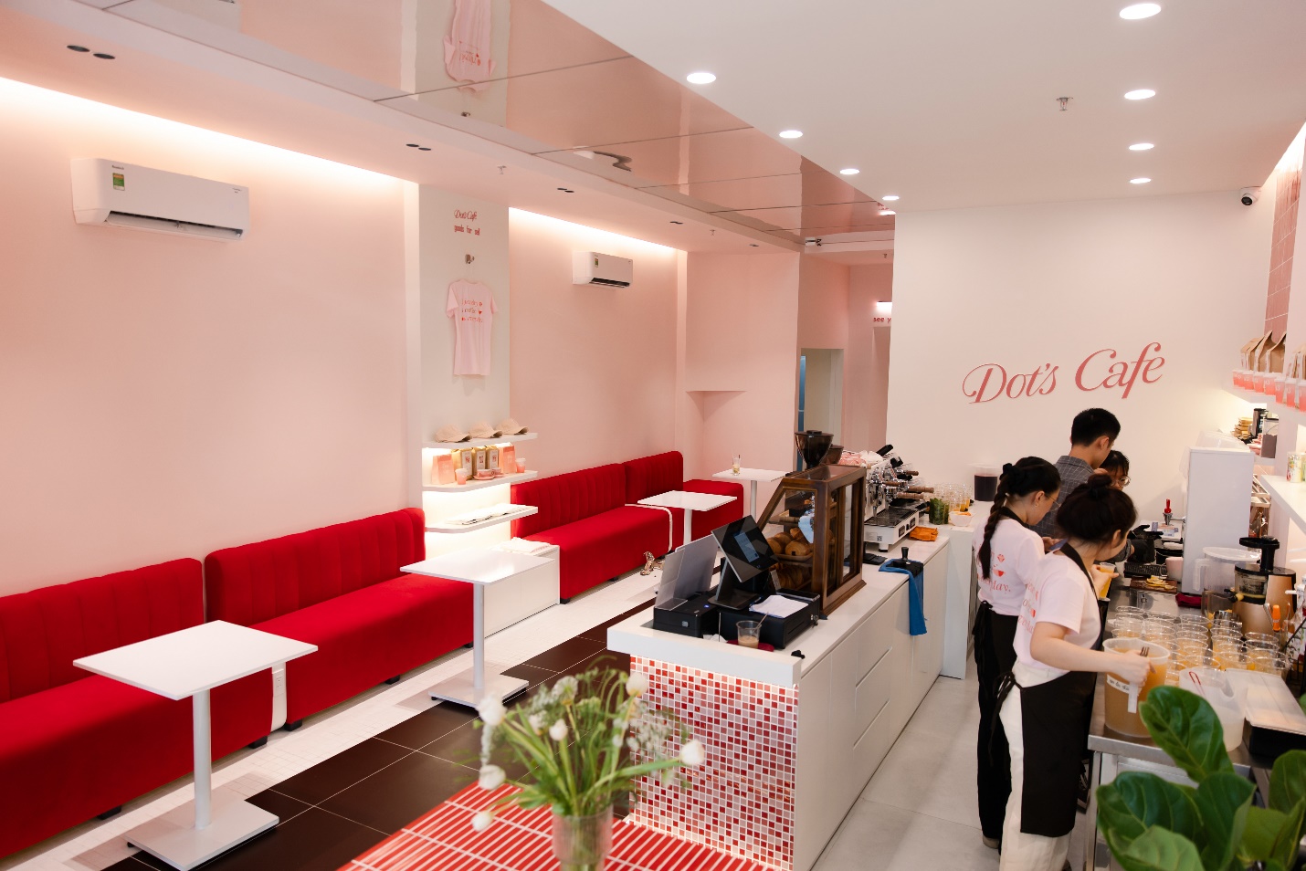 Dot Dot Gem khai trương mô hình “Trang sức x Cà phê” đầu tiên tại Việt Nam- Ảnh 3.