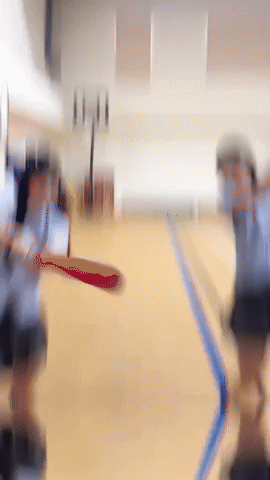 Mê mẩn ngắm ái nữ nhà MC Quyền Linh đập bóng chuyền - ném bóng rổ - đánh bóng chày - chơi tennis cực cuốn!- Ảnh 5.