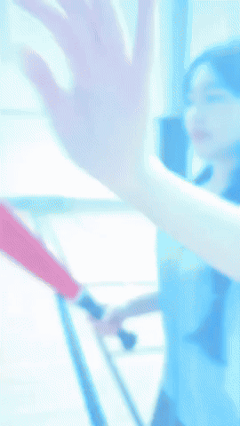 Mê mẩn ngắm ái nữ nhà MC Quyền Linh đập bóng chuyền - ném bóng rổ - đánh bóng chày - chơi tennis cực cuốn!- Ảnh 4.
