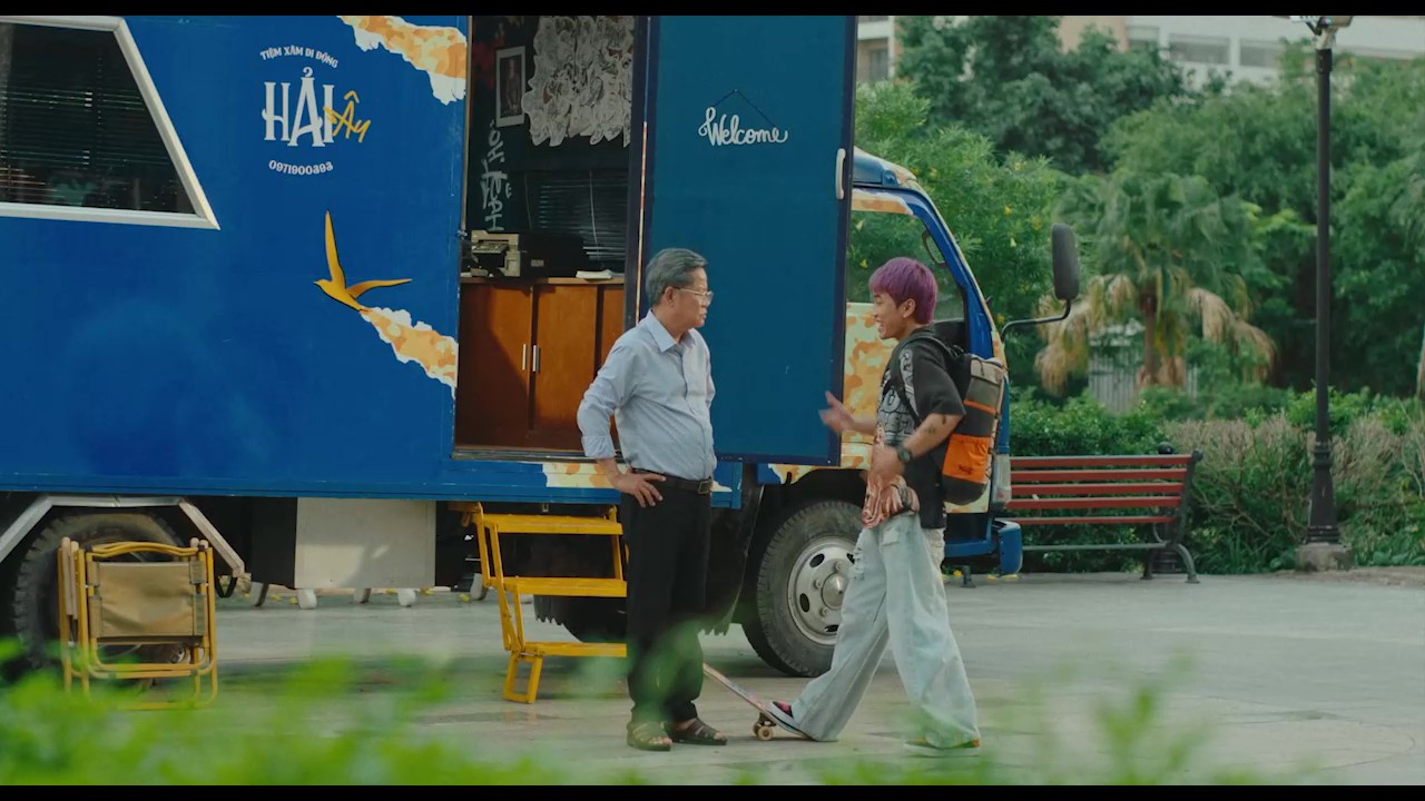 Chú “Hai Lúa” kết hợp cùng rapper underground tạo nên combo “lệch pha” mà ăn ý trong Đợi Gì, Mơ Đi!- Ảnh 1. Chú “Hai Lúa” kết hợp cùng rapper underground tạo nên combo “lệch pha” mà ăn ý trong Đợi Gì, Mơ Đi!- Ảnh 1.