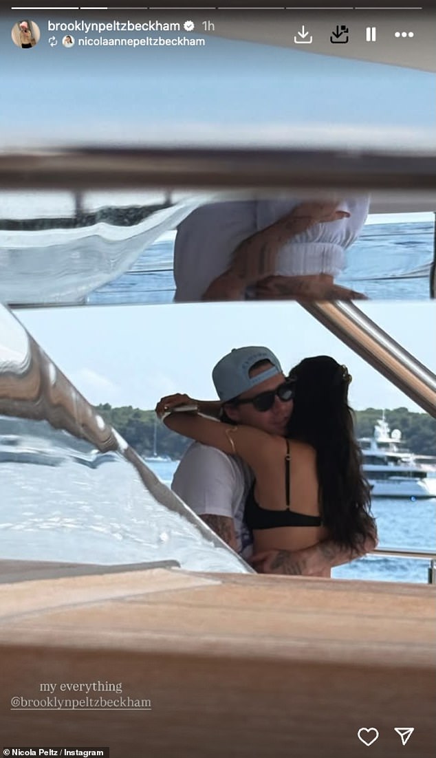 Paparazzi tóm dính Brooklyn Beckham và vợ tỷ phú tình tứ giữa phố, giữa rạn nứt gia đình vẫn yêu như ngày đầu- Ảnh 4.