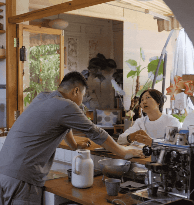 Bỏ phố về làng, cặp vợ chồng chỉ làm 3 ngày mỗi tuần, sống "một kiểu giàu có" nhiều người mơ ước- Ảnh 7.