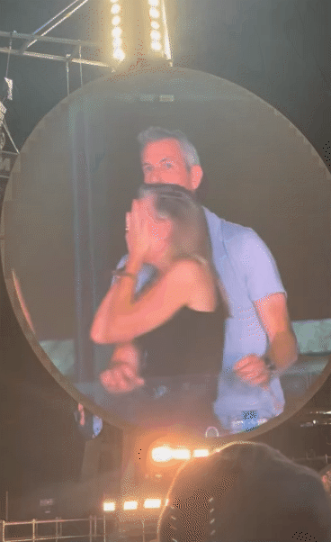 Nực cười CEO chỉ trích Coldplay khi bị bóc ngoại tình: Nên nhớ tham gia concert là chấp nhận hình ảnh sẽ được sử dụng!- Ảnh 2.