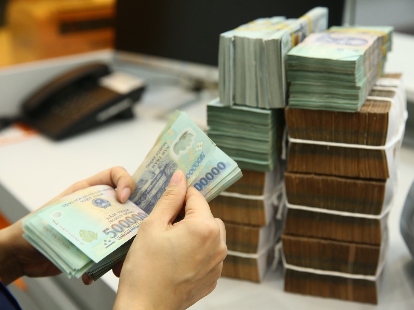 Đề xuất tăng lương tối thiểu vùng từ 1/1/2026: Điều này ảnh hưởng thế nào tới đời sống của bạn?- Ảnh 2.