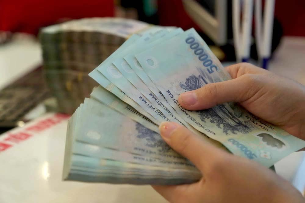 MỚI NHẤT: Tất tần tật những khoản tiền lao động nữ nhận được khi sinh con, theo Luật BHXH 2024- Ảnh 2.