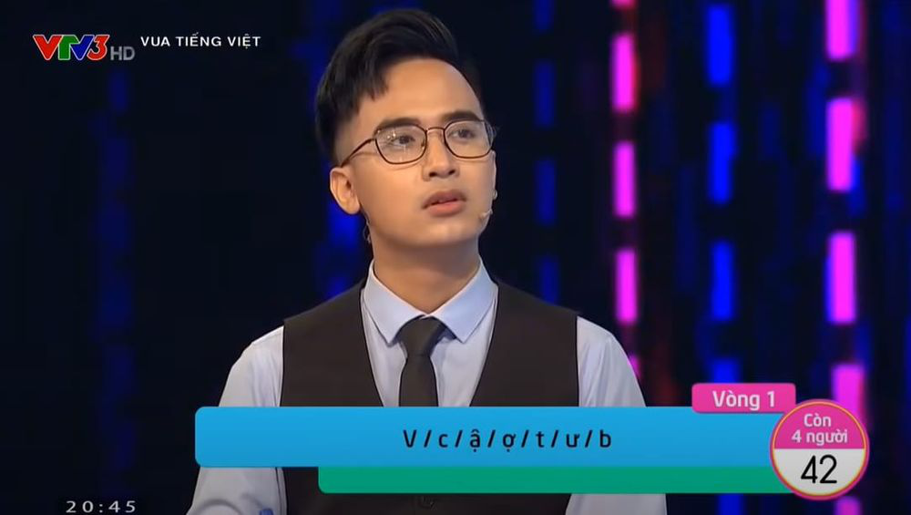 1 thử thách xếp từ trong Vua tiếng Việt bỗng gây sốt: Cứ ngỡ đáp án là "Cứ bật vợ", xem xong mới ngớ người- Ảnh 1.